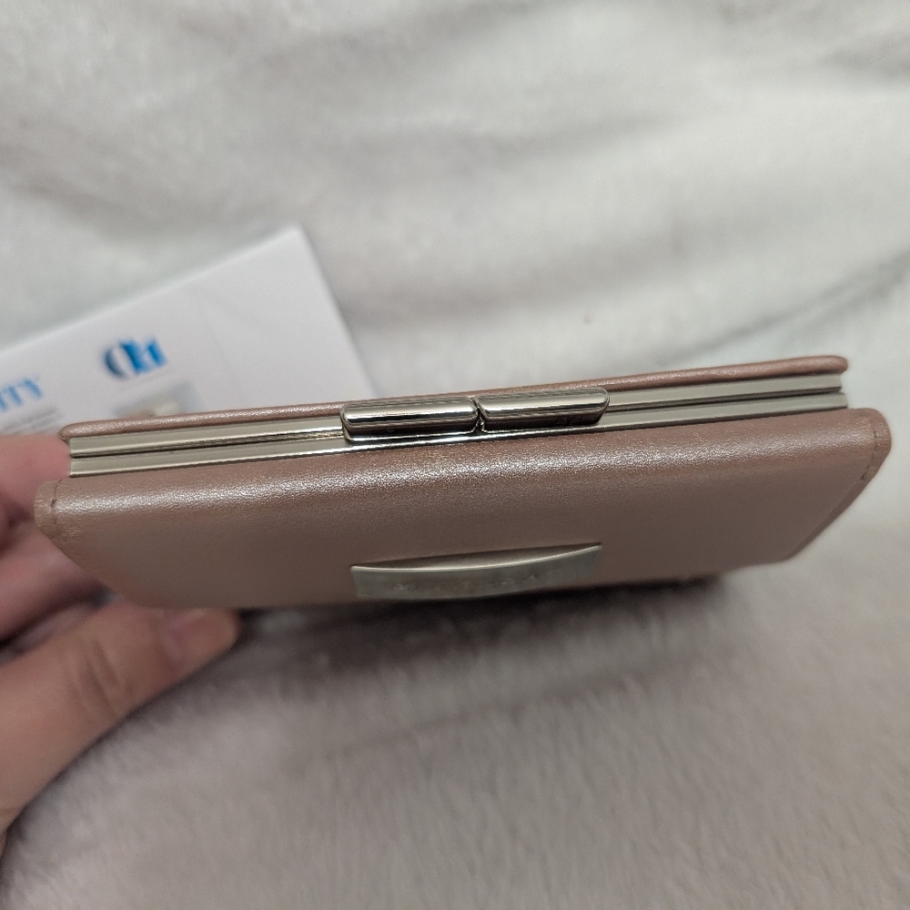 Authentic Givenchy Metallic Pearl Pink Leather Wallet - Picture 3 of 16